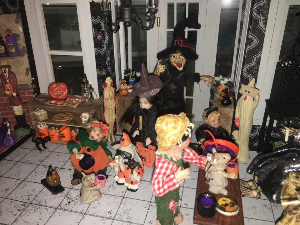 Halloween House - Tammy's Miniatures